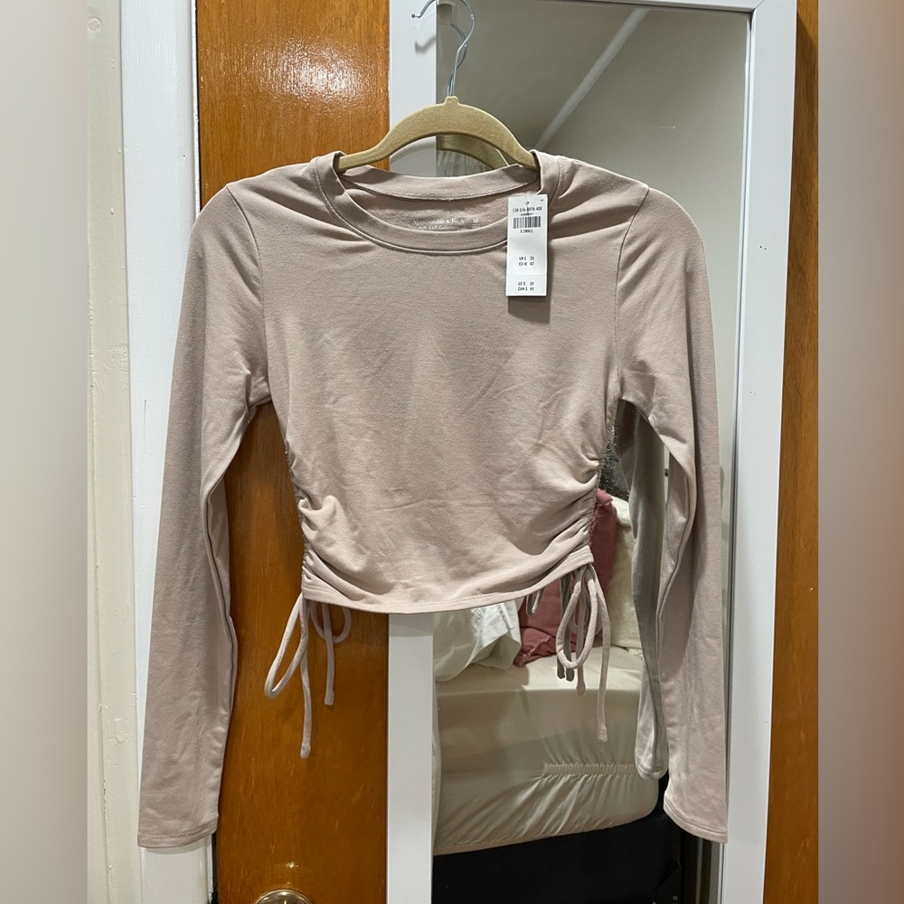 Abercrombie & Fitch Soft AF cropped tie side long sleeve